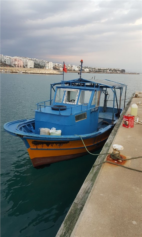 Mersin'de Açıklara Giden Teknede 38 Göçmen Yakalandı