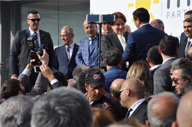 Akşener’den, Türe’ye İyi Parti Rozeti