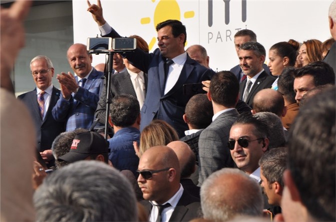 Akşener’den, Türe’ye İyi Parti Rozeti