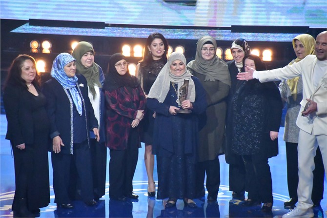 İsveç'te Yılın Kahramanı Bir Türk Kadını Seçildi