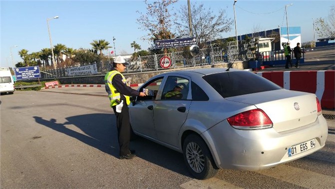 Mersin'de Trafik Güvenliği İçin Afiş ve El Broşürü Dağıtıldı