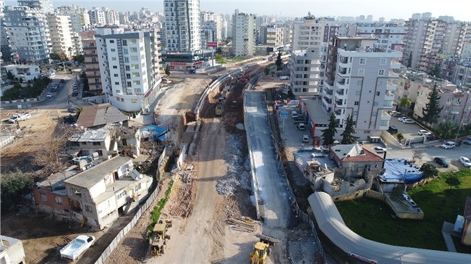 Mersin'de Yapımı Devam Eden Egemenlik Kavşağı Yarıyı Geçti