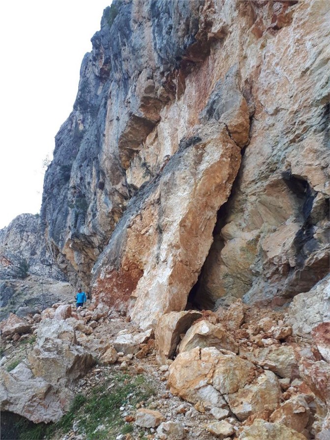Mersin'de Meydana Gelen Heyelan Vatandaşı Susuz Bıraktı