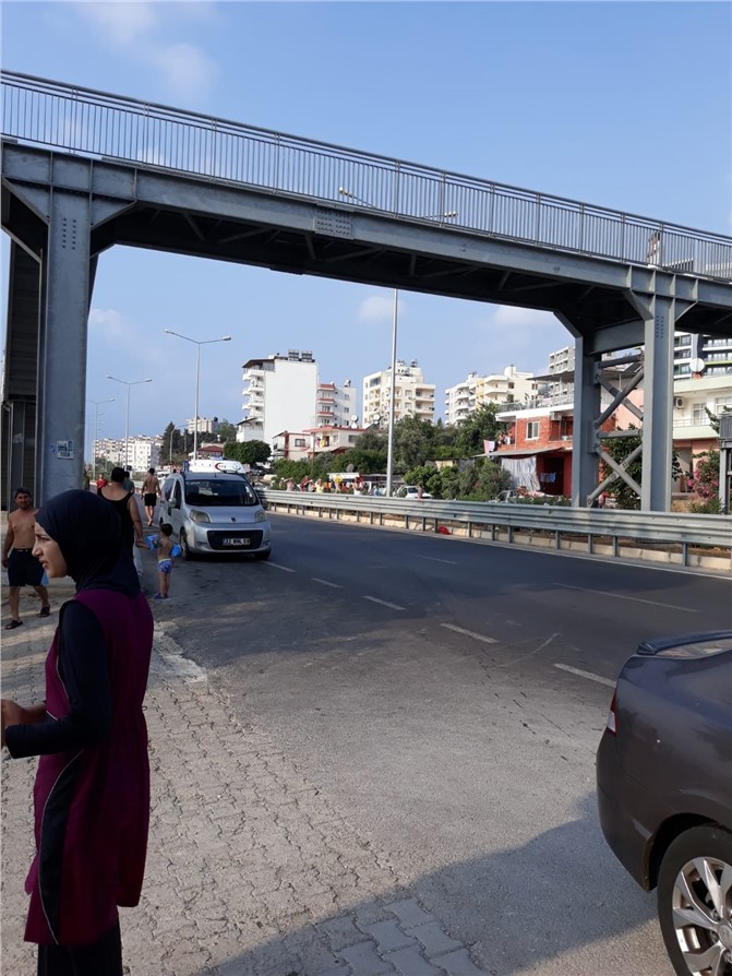 Mersin Ayaş'ta Kaza, Otomobilin Çarptığı 15 Yaşındaki Çocuk Hayatını Kaybetti